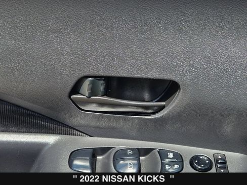 Used 2022 Nissan Kicks S FWD image 15