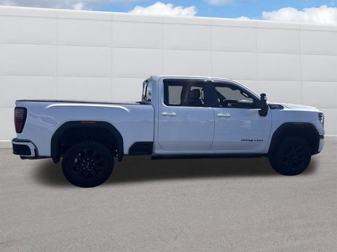 Used 2024 GMC Sierra 2500 AT4 w/ AT4 Premium Plus Package AWD/4WD image 7