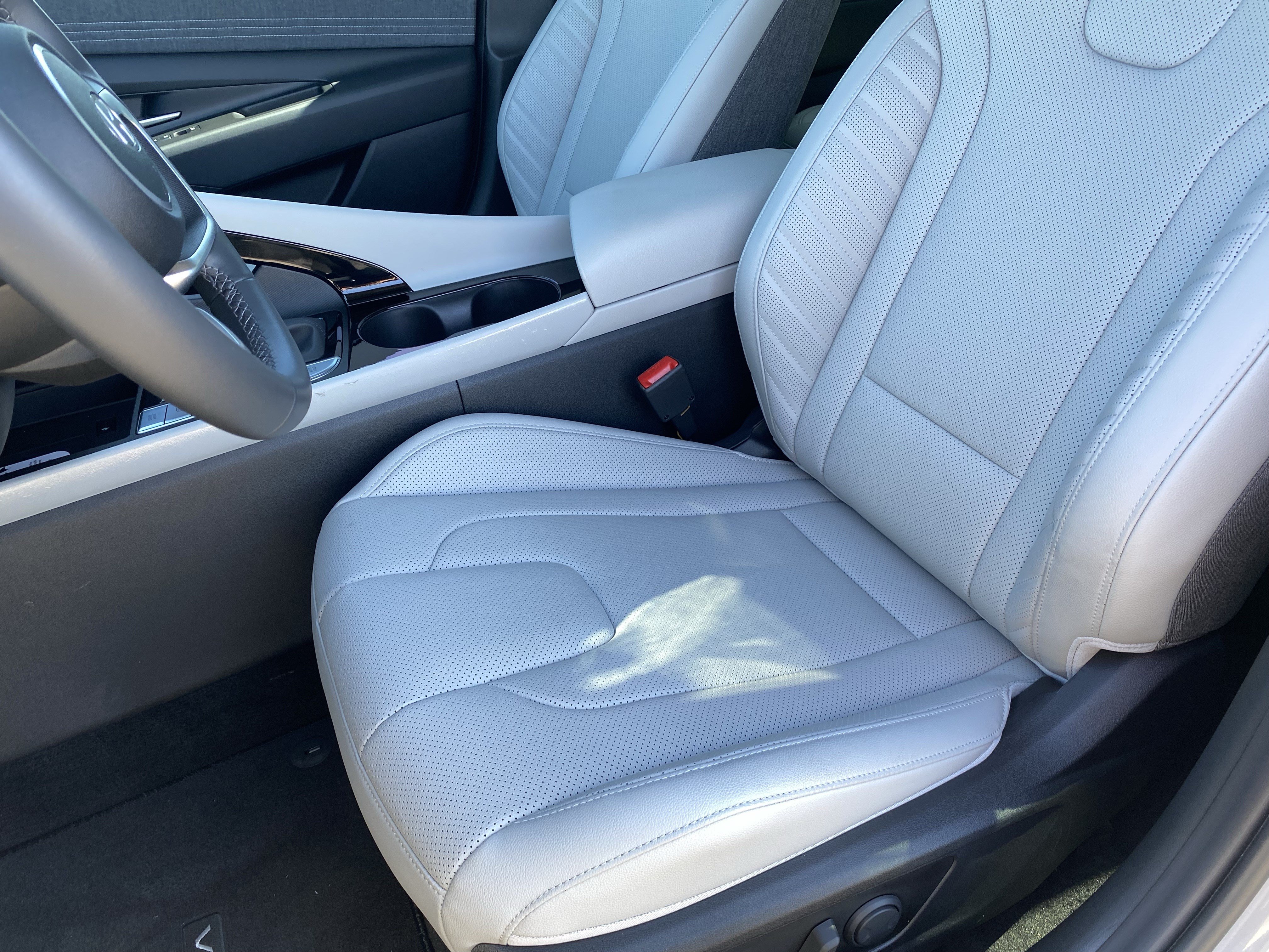 Certified 2026 Hyundai Elantra Limited FWD image 15