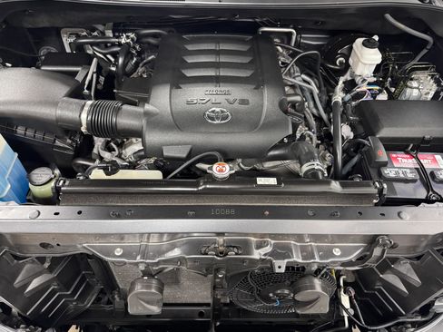 Used 2019 Toyota Sequoia Limited w/ Safety & Convenience Package image 20