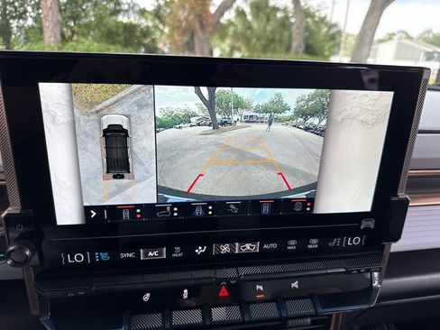 Used 2025 GMC Hummer EV 3X AWD/4WD image 36