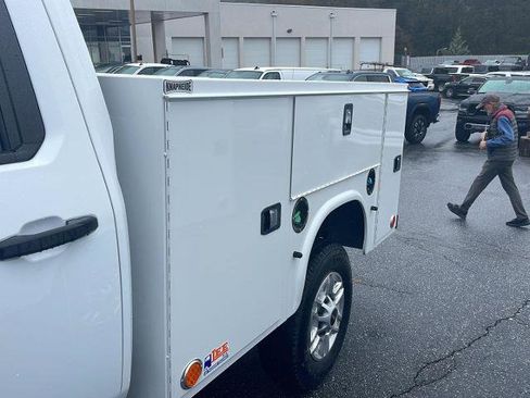 New 2026 GMC Sierra 2500 Pro w/ Convenience Package image 4