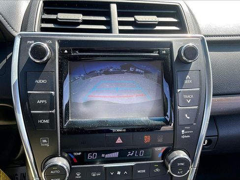 Used 2017 Toyota Camry XLE FWD image 14