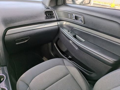 Used 2019 Ford Explorer XLT w/ Class III Trailer Tow Package image 17