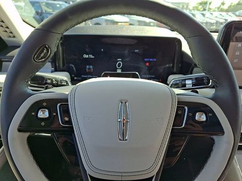 Used 2025 Lincoln Aviator Reserve w/ Luxury Package AWD/4WD image 19