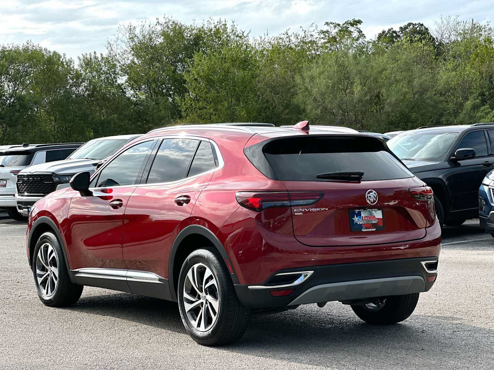 Used 2023 Buick Envision Essence AWD/4WD image 13