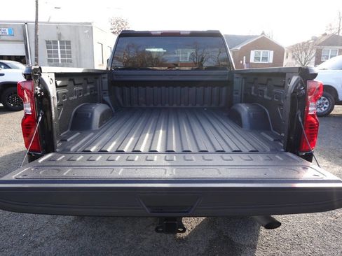 Used 2025 Chevrolet Silverado 2500 Custom w/ Custom Value Package image 20