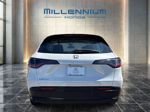 Used 2023 Honda HR-V LX image 4
