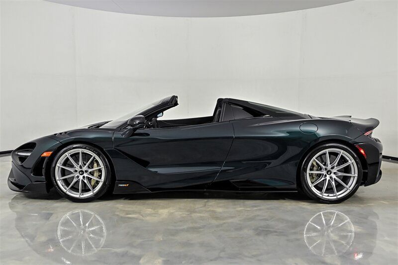 Used 2022 McLaren 765LT RWD image 12