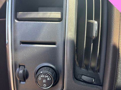 Used 2017 Chevrolet Silverado 1500 LTZ w/ Texas Edition RWD image 8