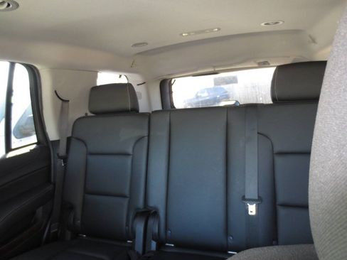 Used 2020 Chevrolet Tahoe 2WD w/ Remote Keyless Entry Package image 6