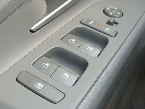 Used 2025 Hyundai Elantra SE image 20