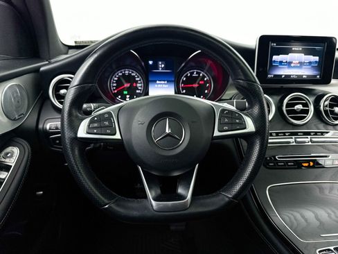 Used 2019 Mercedes-Benz GLC 300 4MATIC Coupe image 4