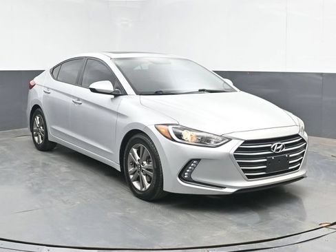 Used 2018 Hyundai Elantra Value Edition FWD image 2