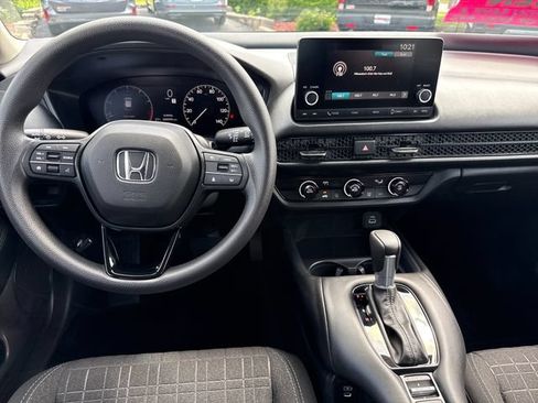 Certified 2025 Honda HR-V LX image 22