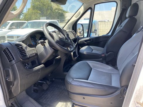 Used 2025 RAM ProMaster 2500 w/ Convenience Group FWD image 12