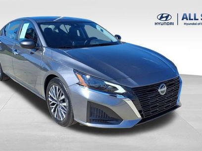 Used 2025 Nissan Altima 2.5 SV