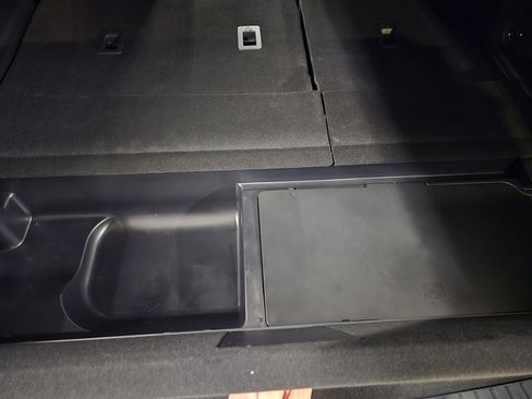 Used 2023 Ford Expedition Platinum image 50