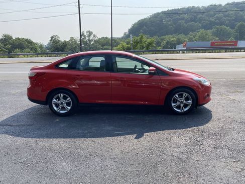 Used 2014 Ford Focus SE FWD image 5