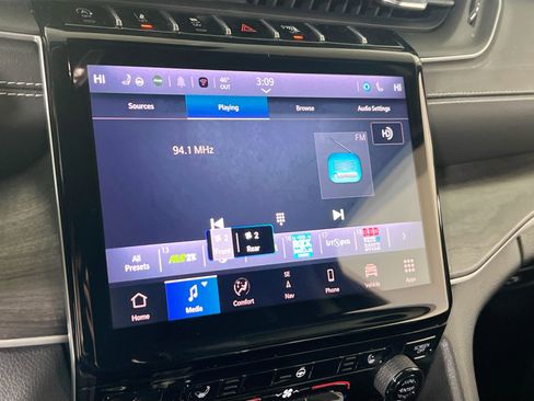 Used 2022 Jeep Grand Cherokee L Limited image 15