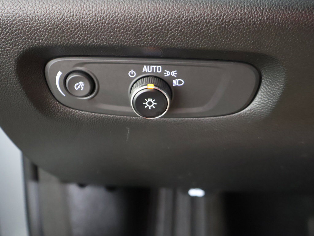 Used 2023 Chevrolet Traverse LT AWD/4WD image 36