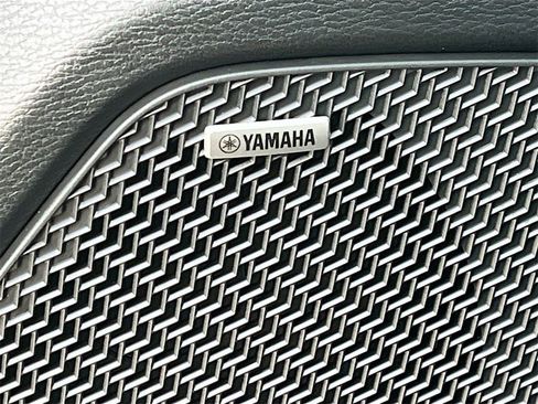 New 2025 Mitsubishi Outlander SE image 18