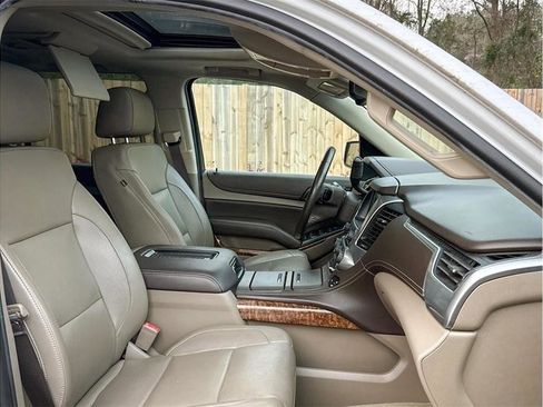 Used 2017 Chevrolet Suburban Premier AWD/4WD image 27