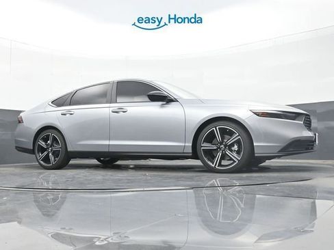 Used 2025 Honda Accord Sport image 28