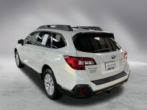 Used 2019 Subaru Outback 2.5i Premium image 3