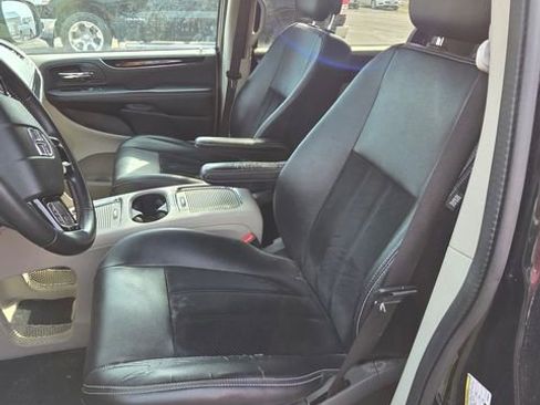 Used 2018 Dodge Grand Caravan SXT FWD image 5