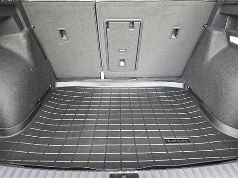 New 2025 Volkswagen Taos SE image 21