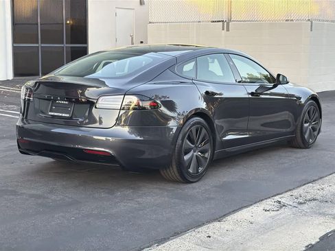 Used 2025 Tesla Model S image 4