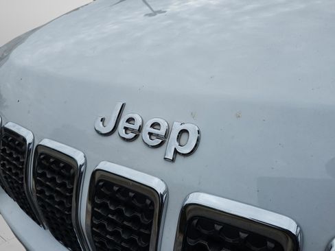 Used 2020 Jeep Cherokee Latitude Plus w/ Comfort/Convenience Group image 20