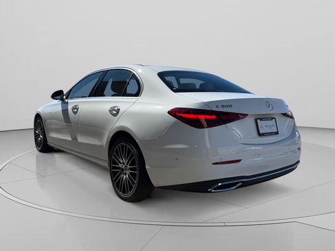 Used 2025 Mercedes-Benz C 300 4MATIC Sedan image 2