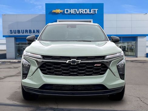 Used 2024 Chevrolet Trax RS FWD image 3