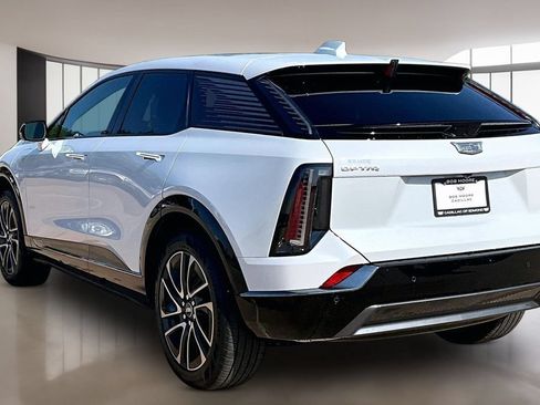 New 2027 Cadillac Optiq Sport w/ LPO, Floor Liner Package AWD/4WD image 3