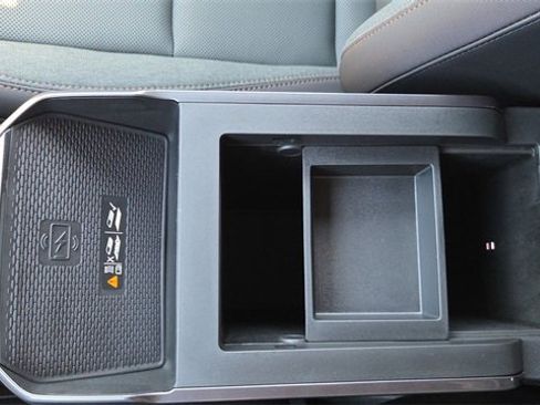 New 2026 GMC Terrain AT4 w/ LPO, Floor Liner Package image 32