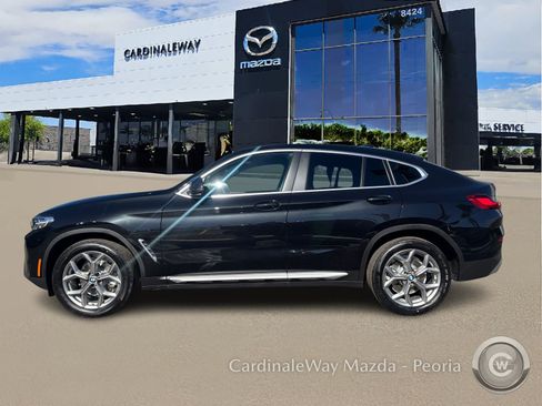 Used 2025 BMW X4 xDrive30i image 3