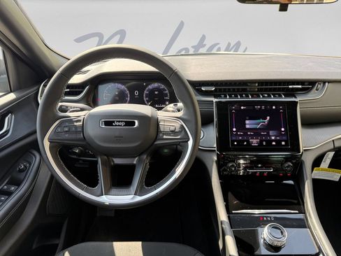 New 2026 Jeep Grand Cherokee Laredo AWD/4WD image 17