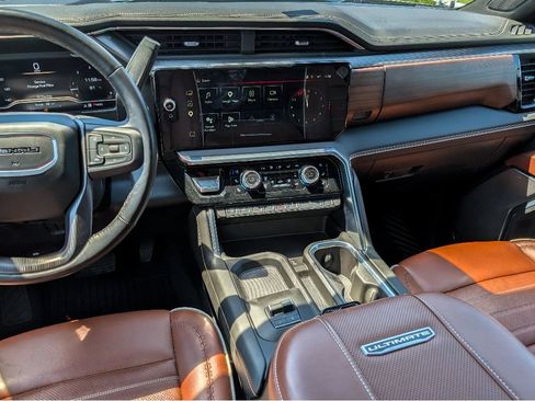 Used 2024 GMC Sierra 2500 Denali Ultimate w/ Max Trailering Package AWD/4WD image 18