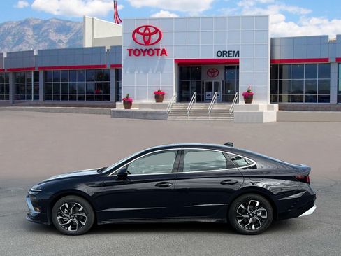 Used 2025 Hyundai Sonata SEL FWD image 6