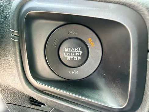 Used 2024 Jeep Wrangler Sahara image 33