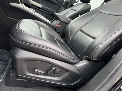 Certified 2023 Ford Explorer XLT w/ Equipment Group 202A image 7