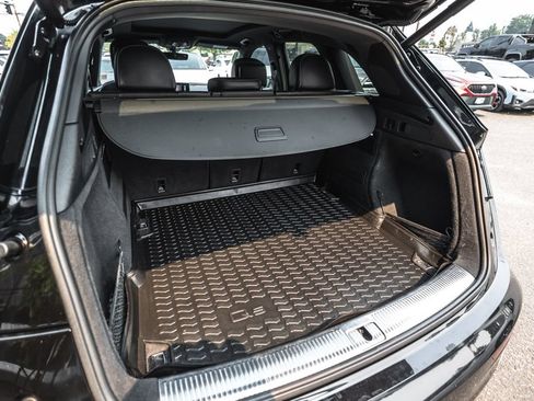 Used 2018 Audi SQ5 Premium Plus w/ S Sport Package AWD/4WD image 31