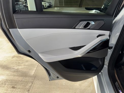 Certified 2025 BMW X6 xDrive40i image 16
