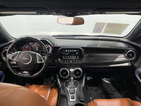 Used 2018 Chevrolet Camaro SS RWD image 17