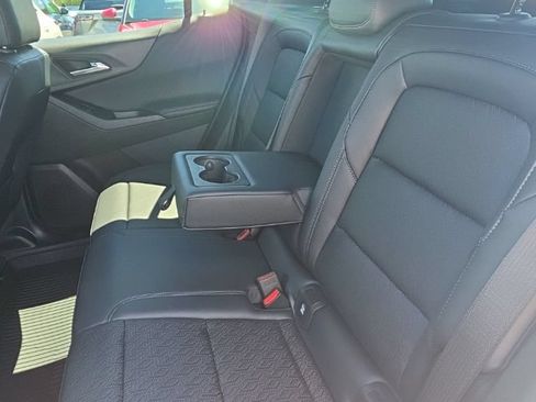 New 2026 Chevrolet Equinox LT w/ Convenience Package II AWD/4WD image 11