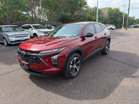 Used 2024 Chevrolet Trax RS w/ Driver Confidence Package FWD image 1