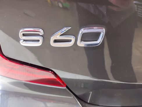Used 2021 Volvo S60 T6 Momentum w/ Advanced Package AWD/4WD image 15