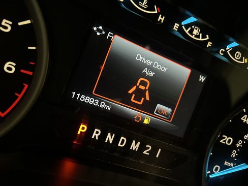 Used 2015 Ford F150 XLT w/ Equipment Group 302A Luxury image 26